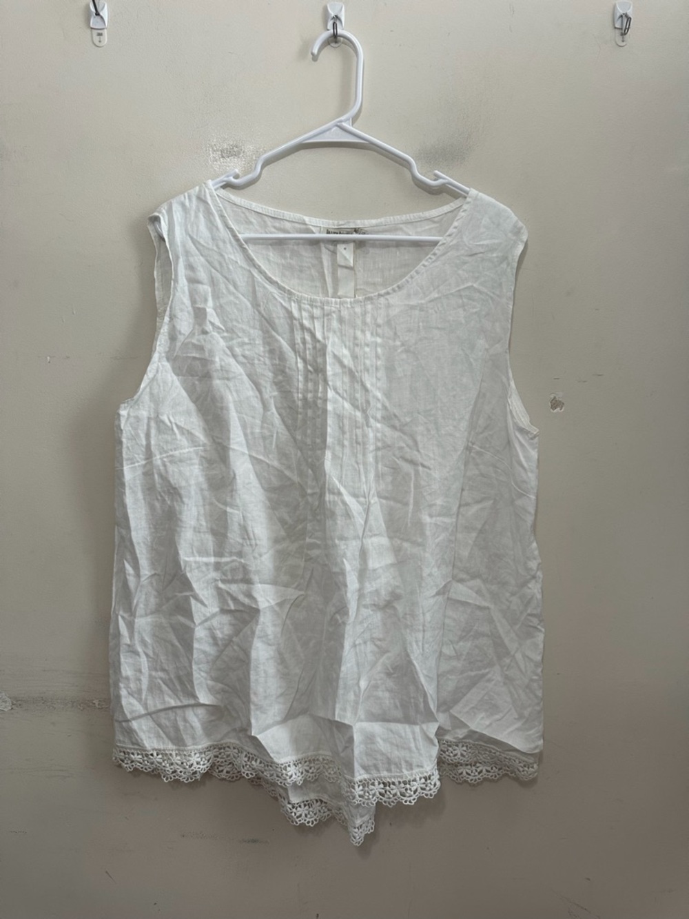 Laura Bianchi white sleeveless linen blouse Lace-Hem Women's Top Size 1XLarge